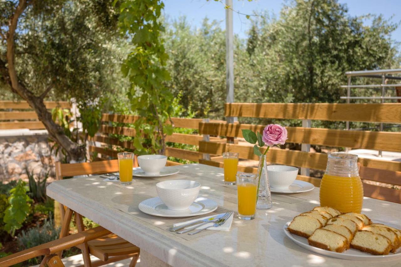Villa Serenity Agia Marina  Exterior foto