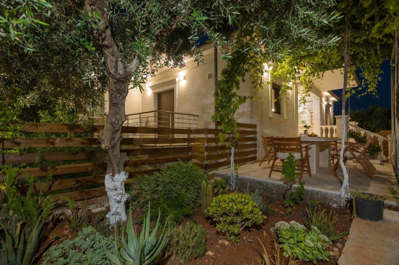 Villa Serenity Agia Marina  Exterior foto