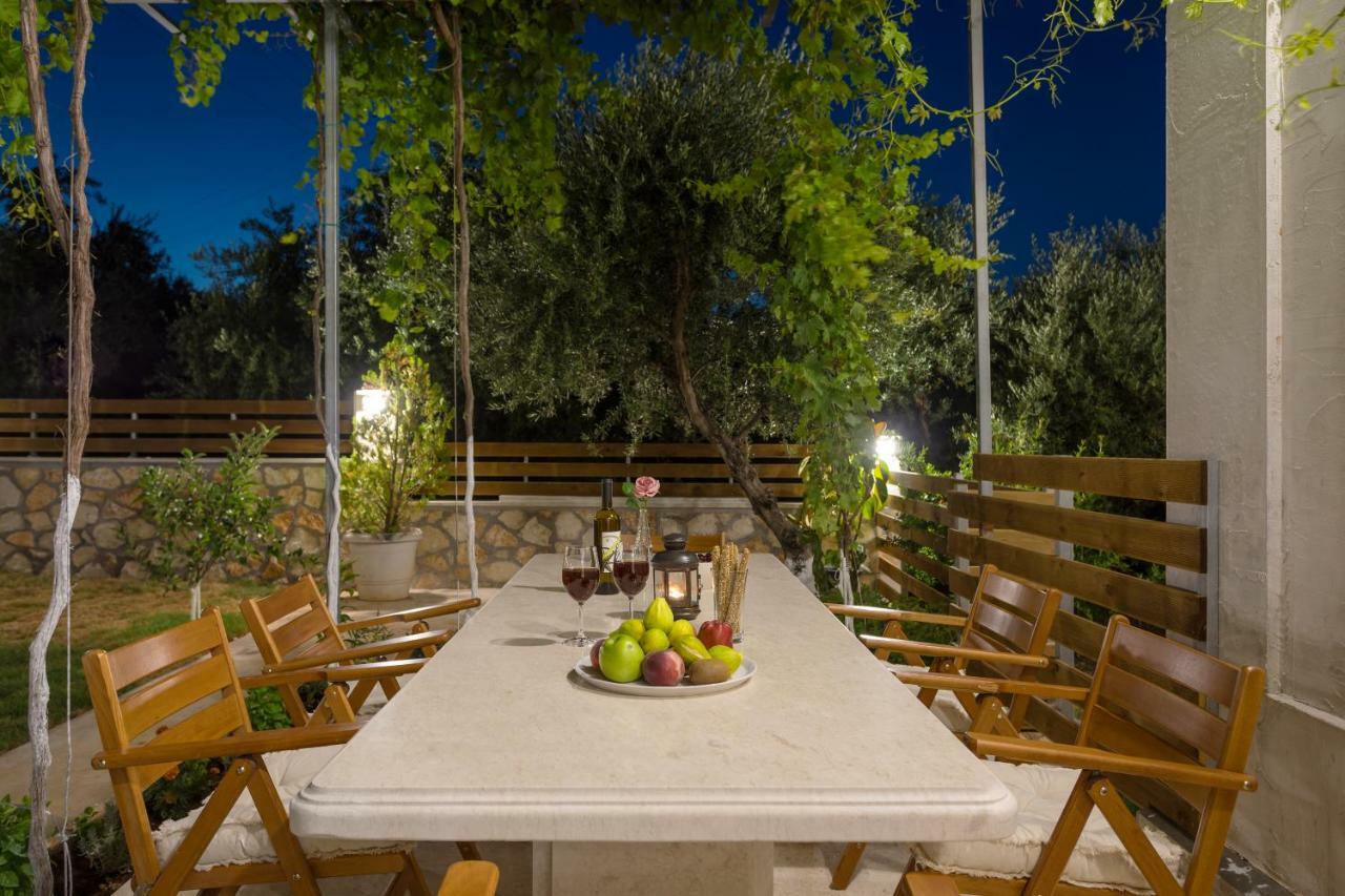 Villa Serenity Agia Marina  Exterior foto